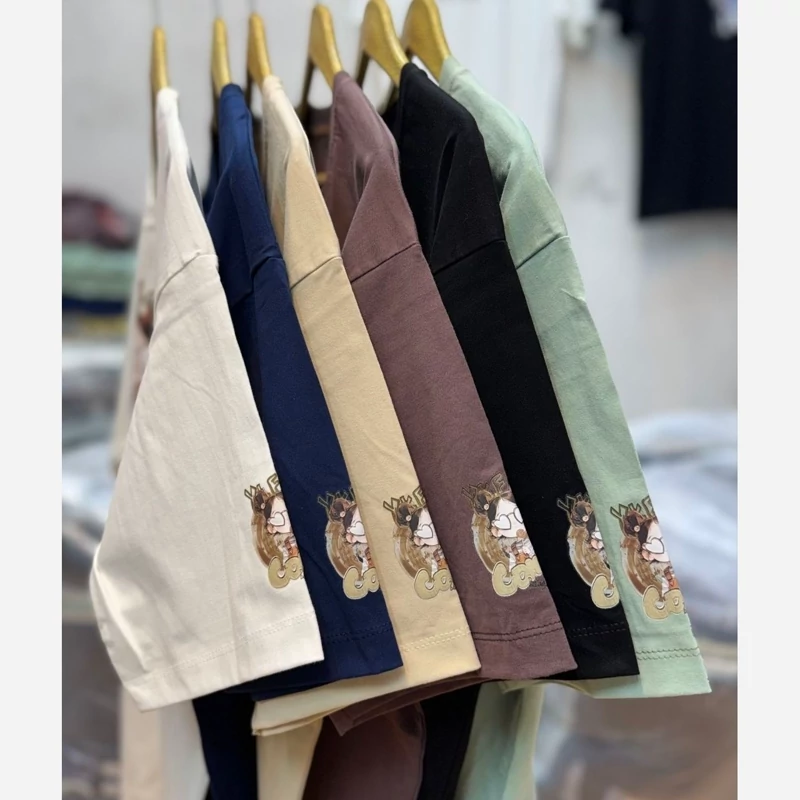 تیشرت دختر عینکی